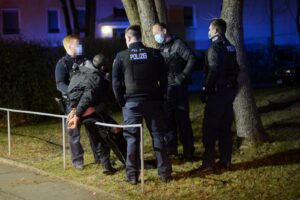 30-Jähriger greift Rettungskräfte an