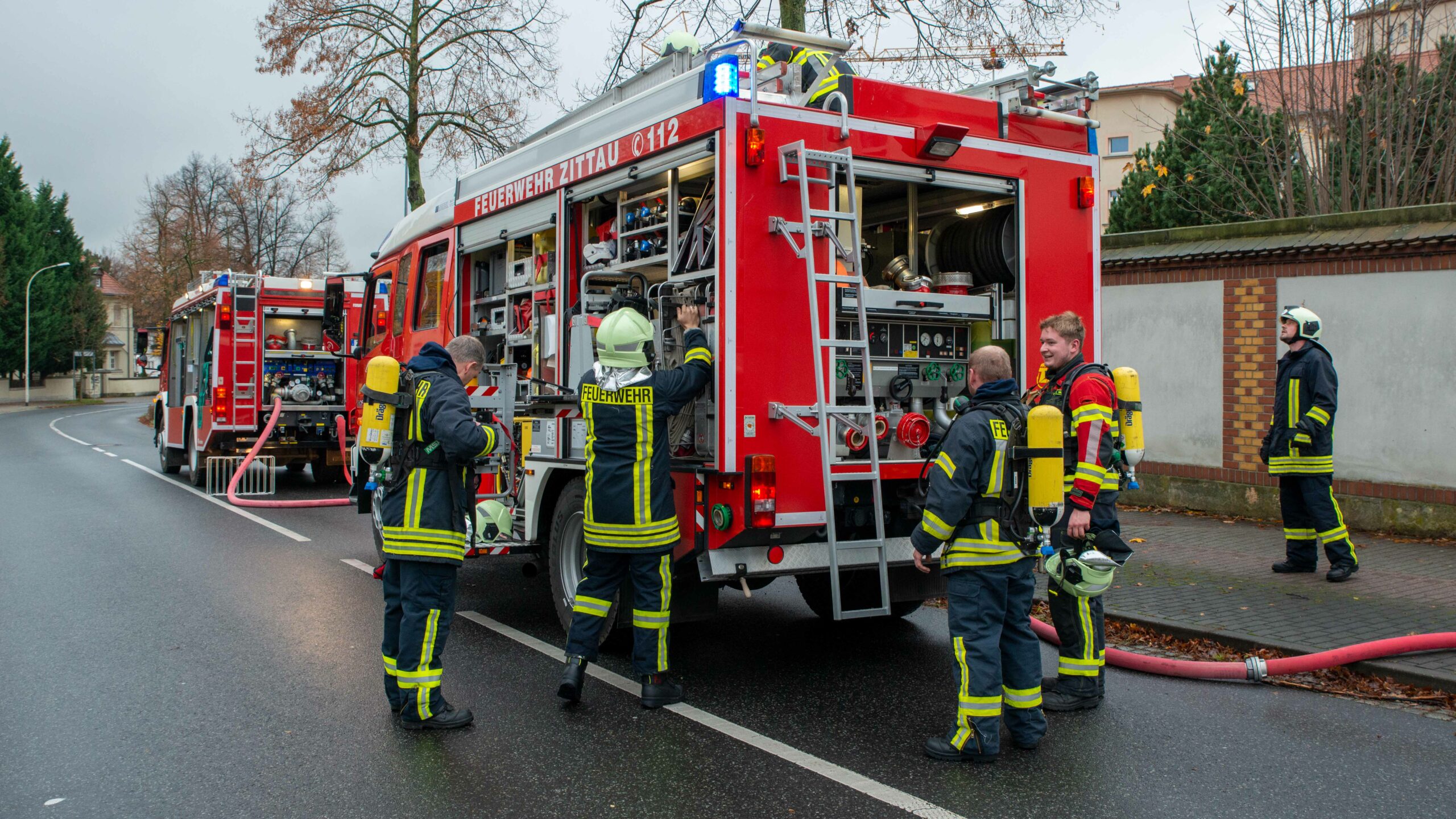 Zittau: Brand im Arztzimmer – Großeinsatz im Klinikum  
