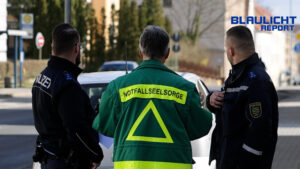 Dramatischer Unfall in Niesky: Auto erfasst Bollerwagen von Krippengruppe