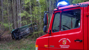 Schwerer Unfall bei Eichgraben – Rettungshubschrauber muss wetterbedingt abbrechen