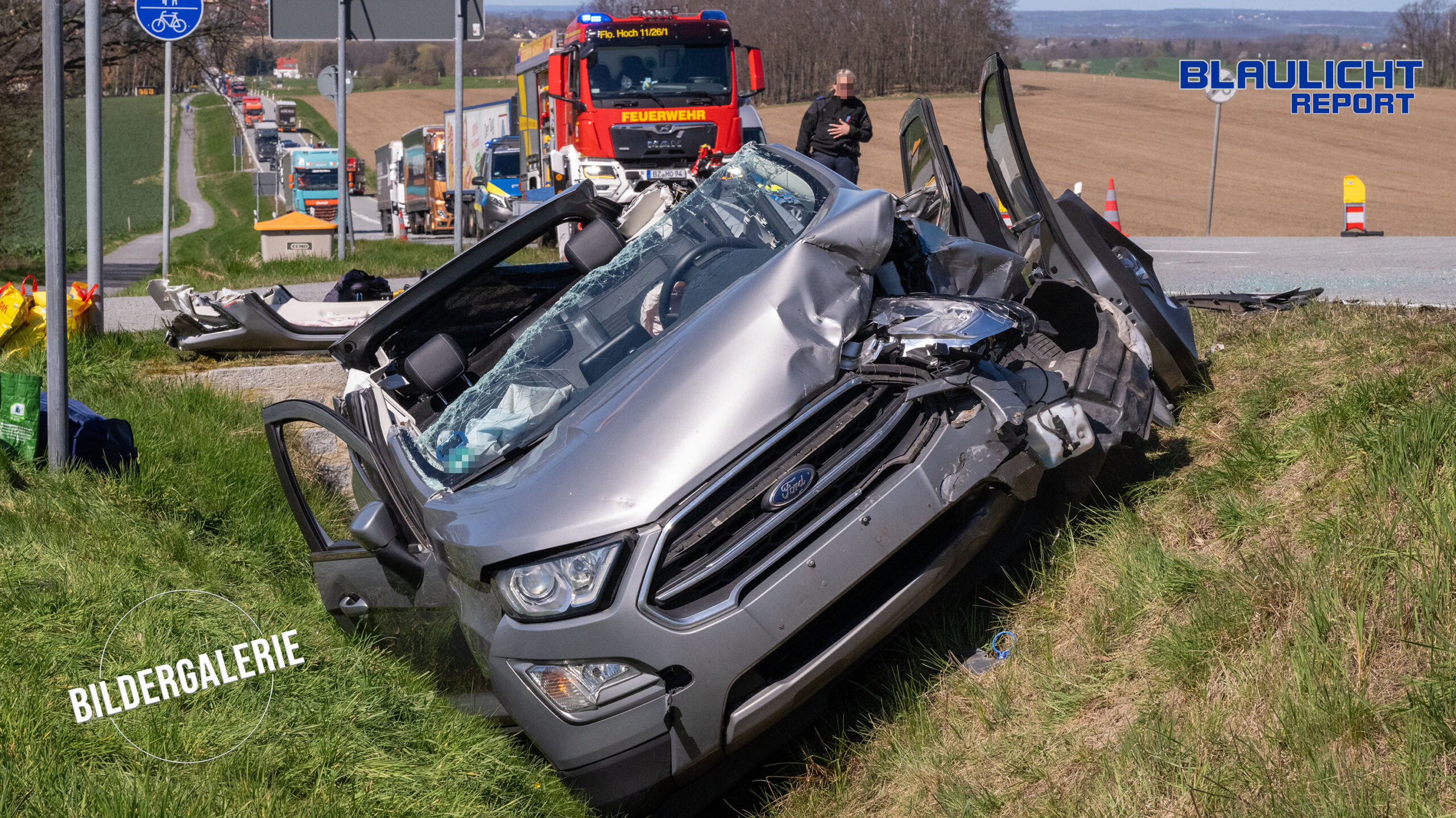 Schwerer Unfall auf der B6 bei Eiserode: Zwei Verletzte – Seniorin aus Wrack befreit